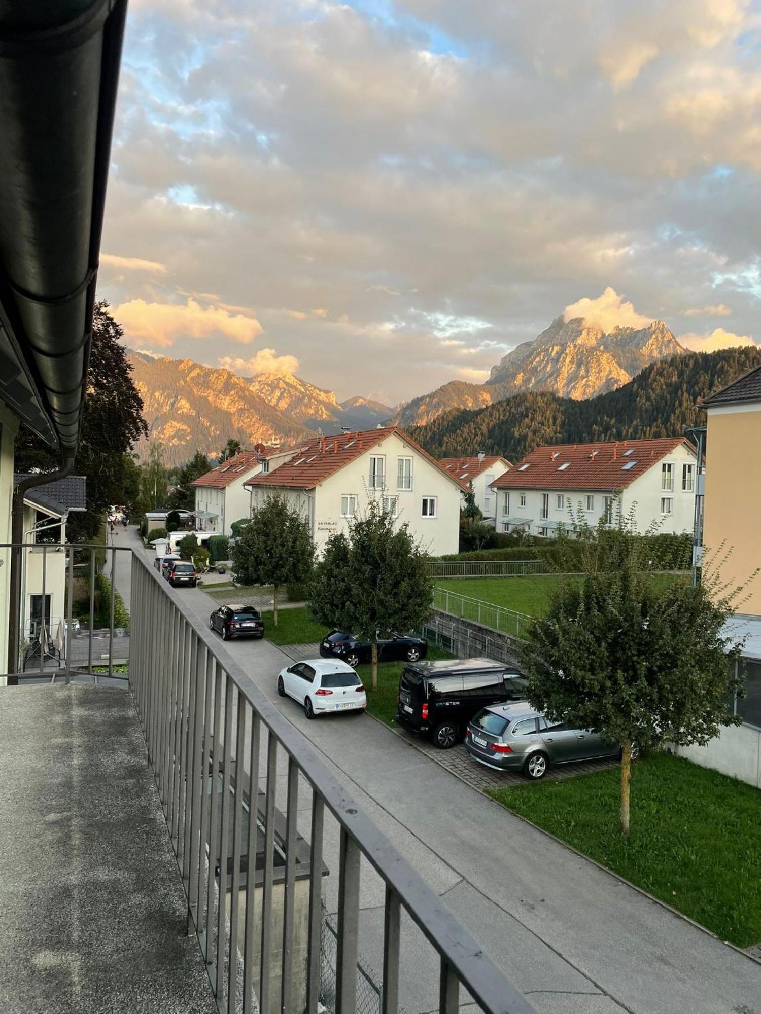 House La Neuschwanstein Blick - Budget City Hotel Fussen Exterior photo